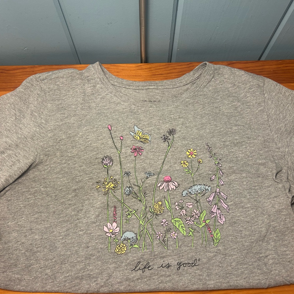 Misses Life Is Good Gray Floral short sleeve tee